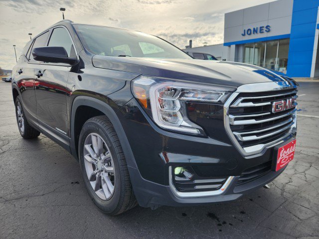 Used 2024 GMC Terrain SLT image 7
