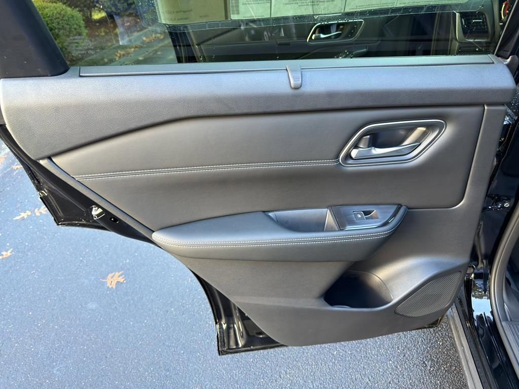 New 2026 Nissan Rogue Platinum w/ Platinum Premium Package image 32