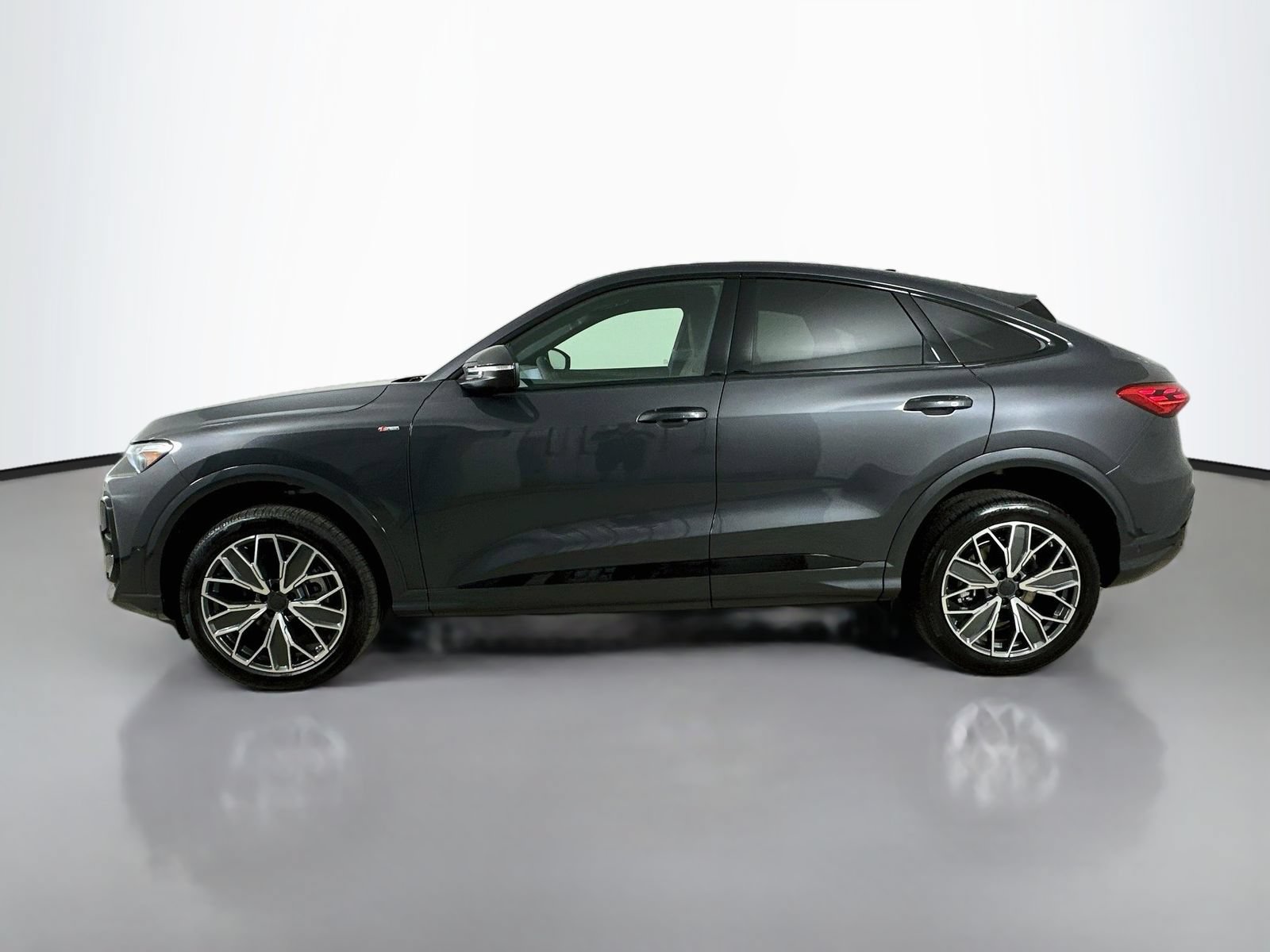 New 2026 Audi Q5 Premium Plus AWD/4WD image 8