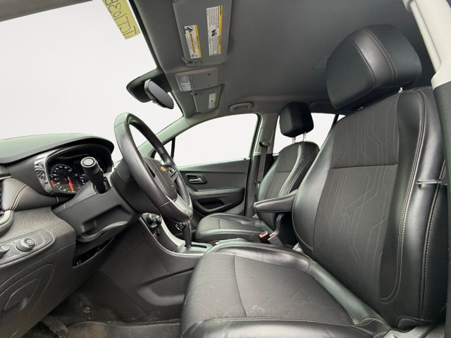 Certified 2020 Chevrolet Trax LT w/ LT Convenience Package AWD/4WD image 11