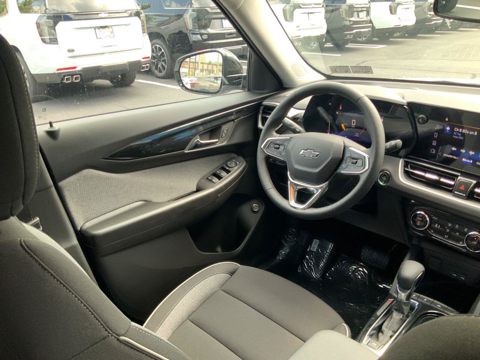 New 2026 Chevrolet TrailBlazer LT w/ Convenience Package FWD image 8