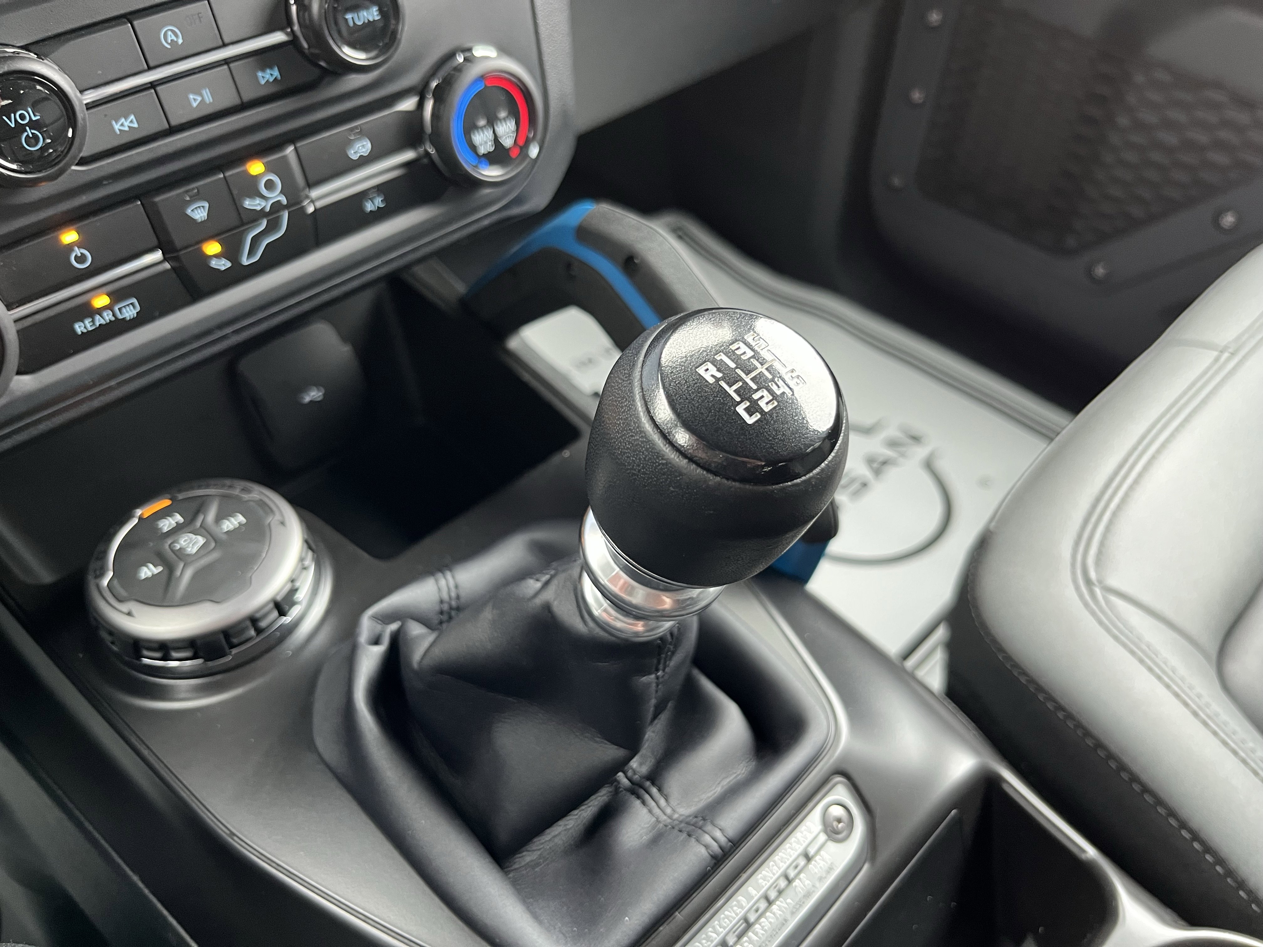 Used 2024 Ford Bronco Black Diamond image 24