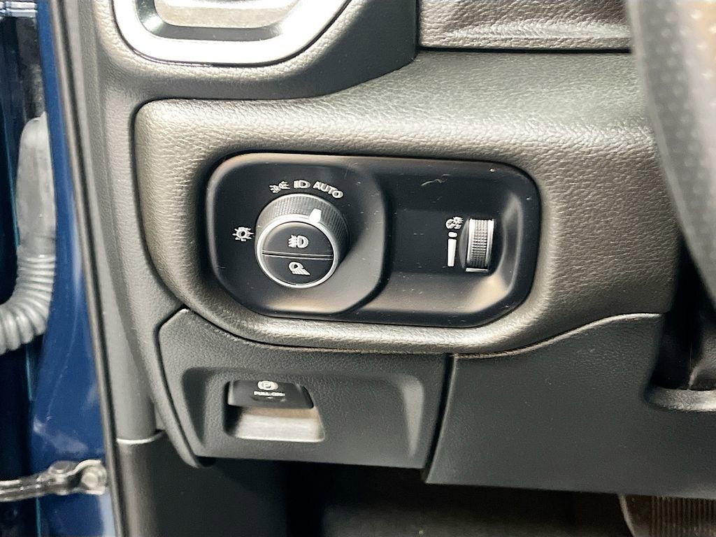 Used 2024 RAM 1500 Tradesman w/ Sport Appearance Package AWD/4WD image 10