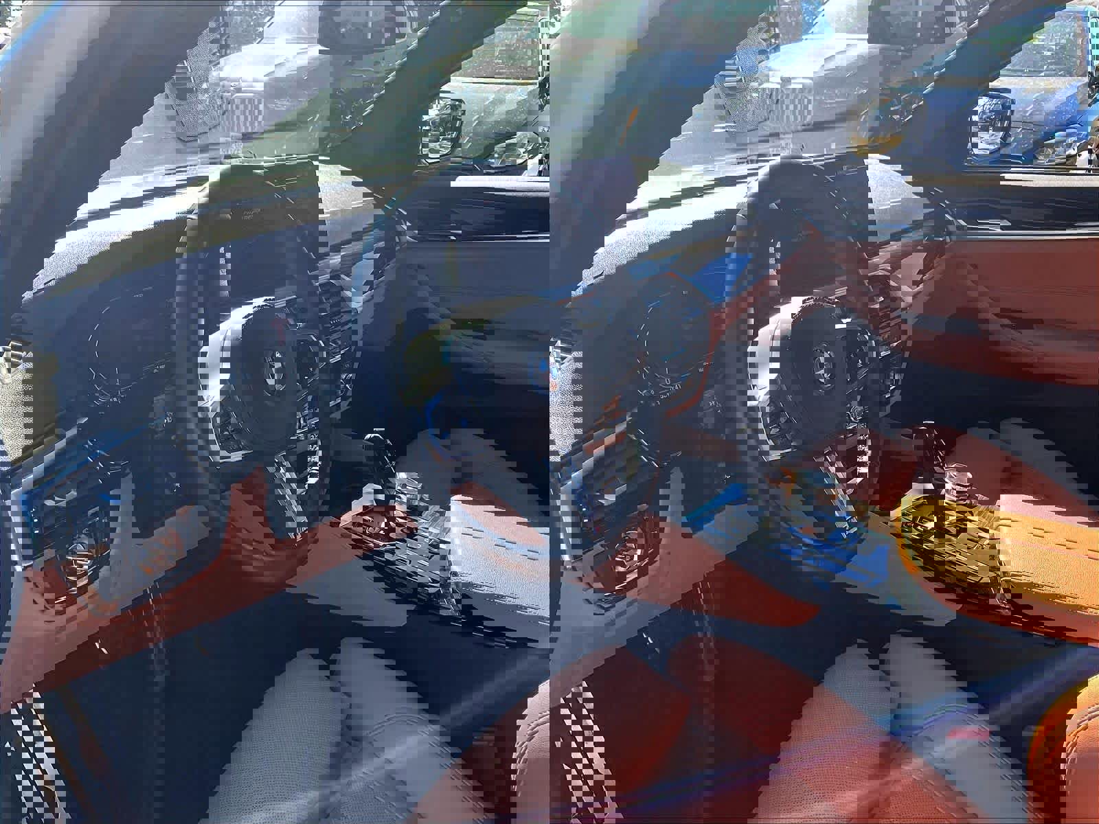 Used 2023 BMW 530e xDrive w/ M Sport Package image 15