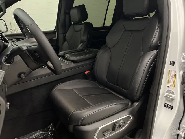 Used 2024 Jeep Wagoneer Series III w/ Convenience Group I image 4