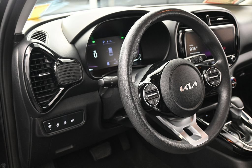 Used 2023 Kia Soul S FWD image 15