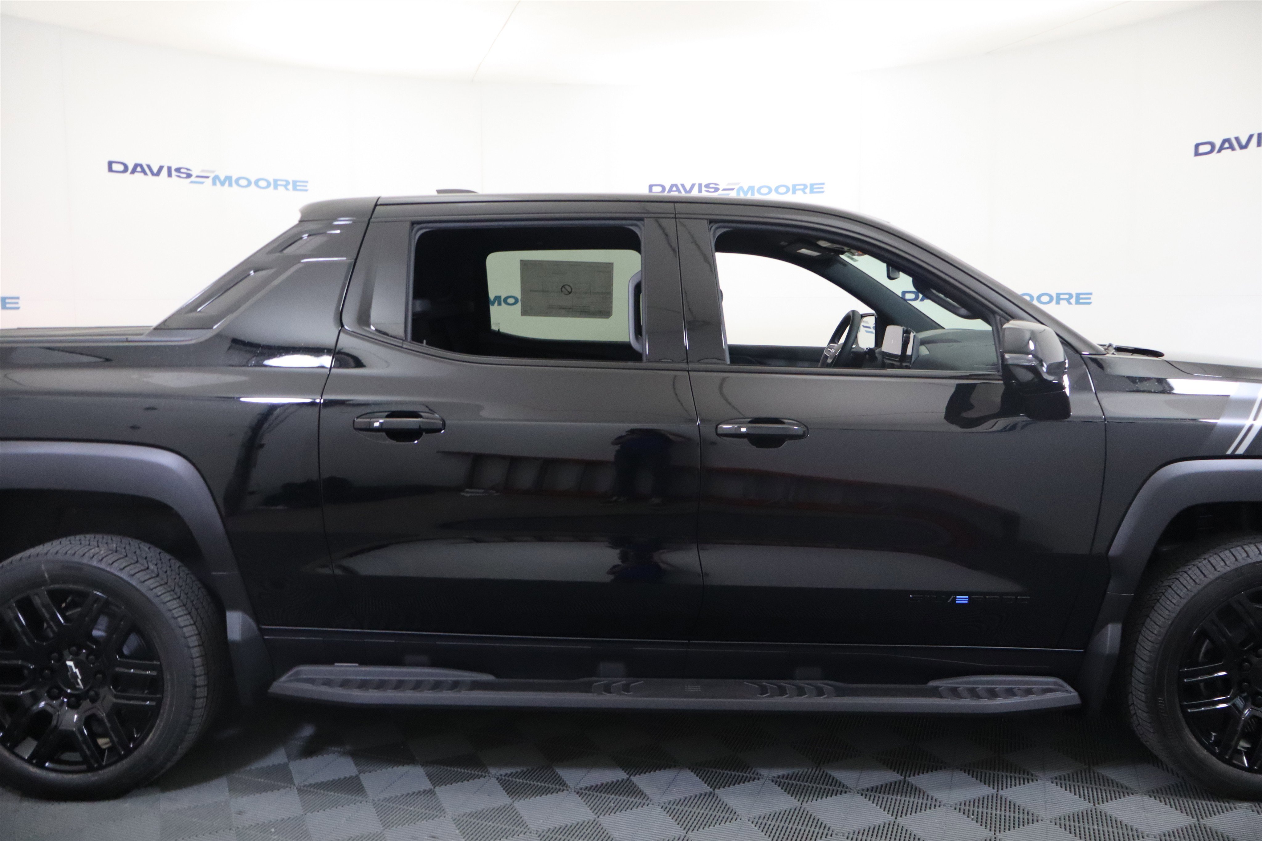 New 2026 Chevrolet Silverado EV LT image 4