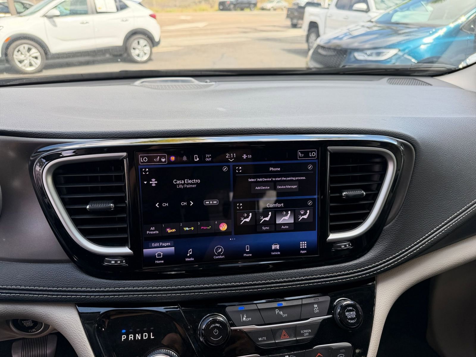 Used 2023 Chrysler Pacifica Touring-L image 20