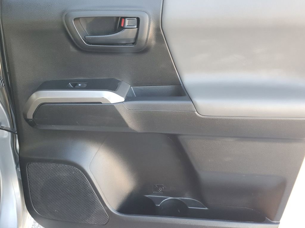 Used 2022 Toyota Tacoma SR5 image 33