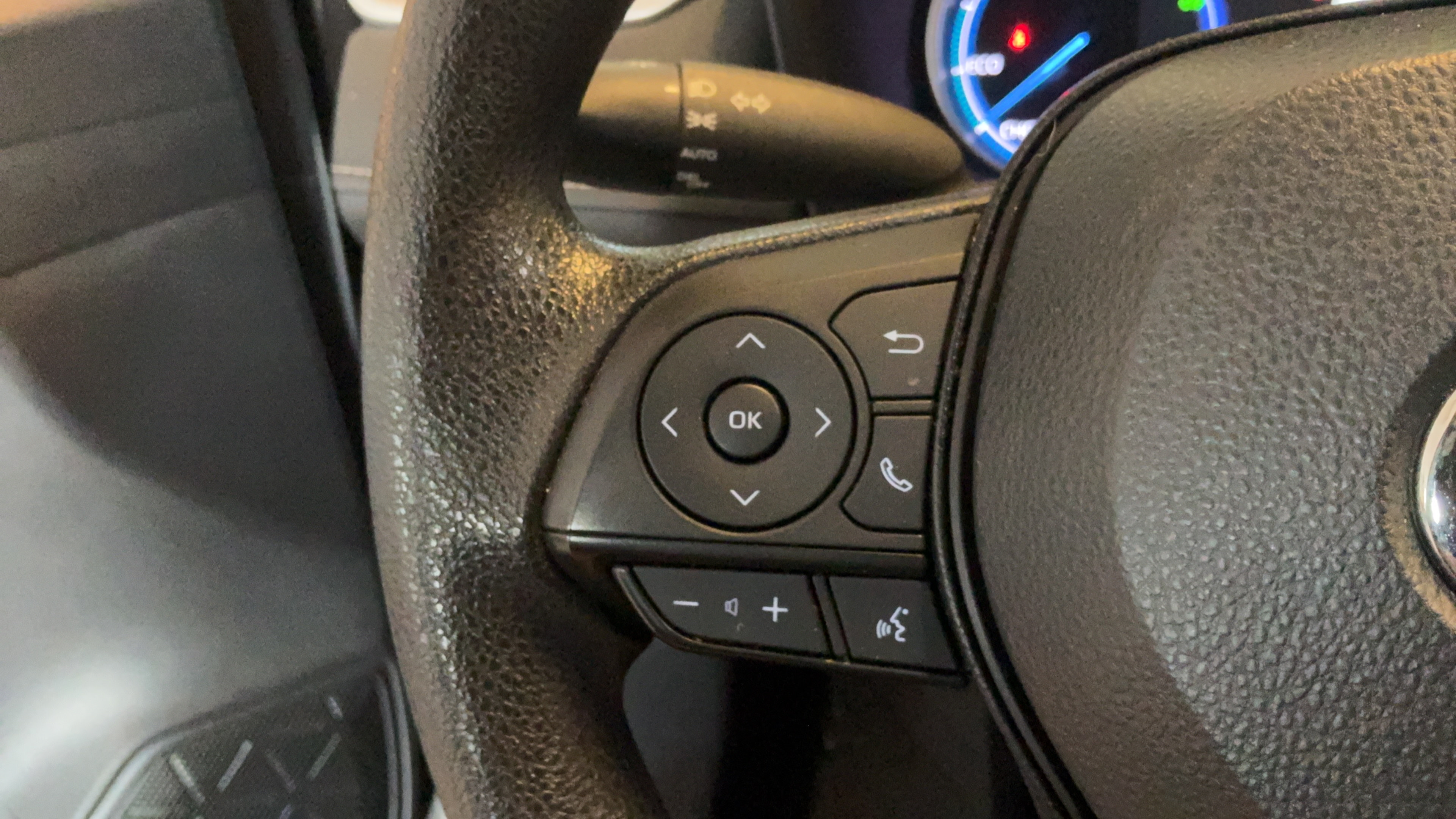 Certified 2025 Toyota RAV4 XLE AWD/4WD image 17