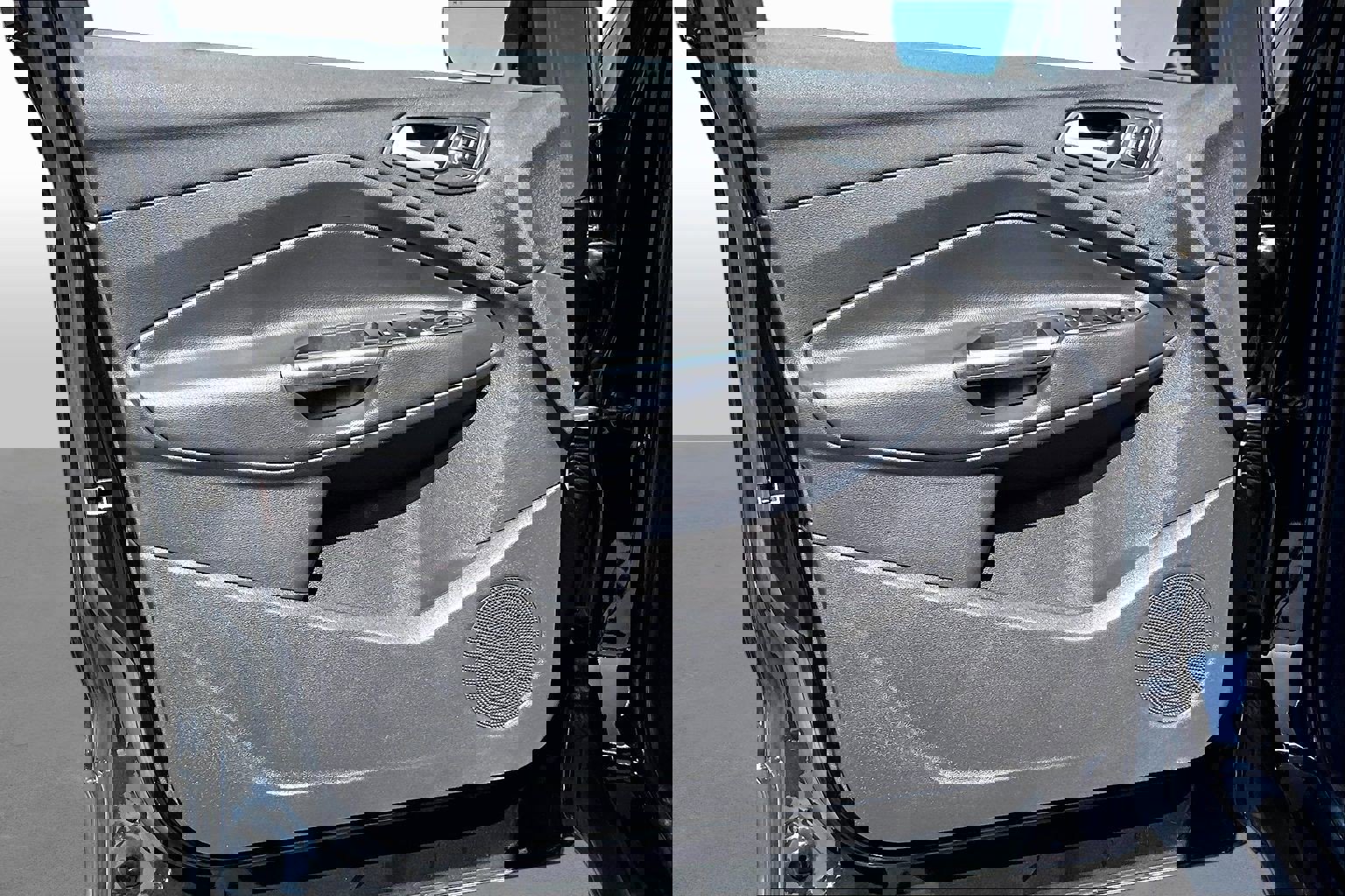 Used 2017 Ford Escape Titanium image 15