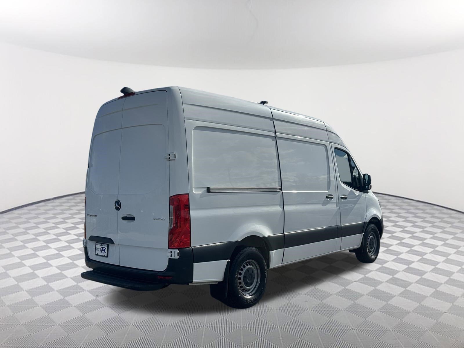 Used 2020 Mercedes-Benz Sprinter 144 Cargo w/ Driver Convenience Package image 7