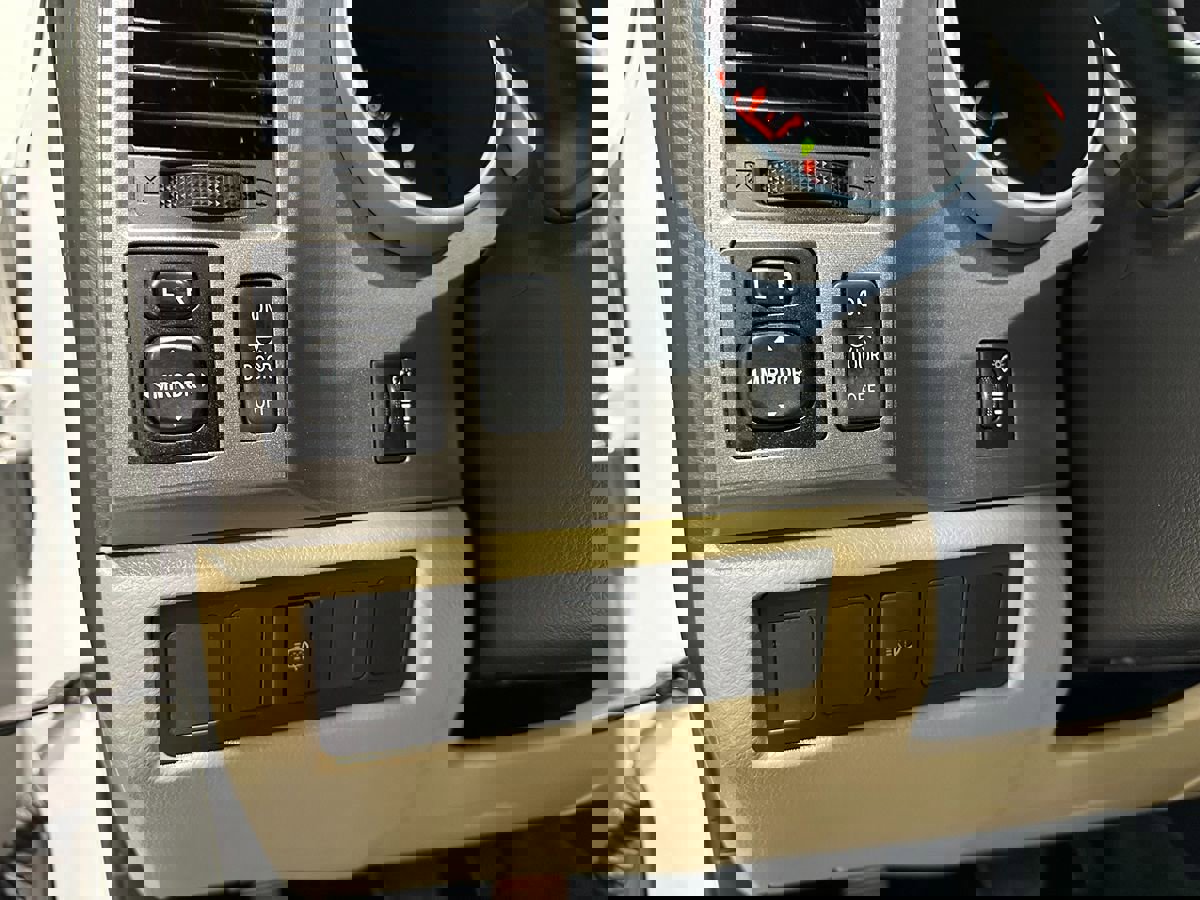 Used 2016 Toyota Sequoia SR5 image 31