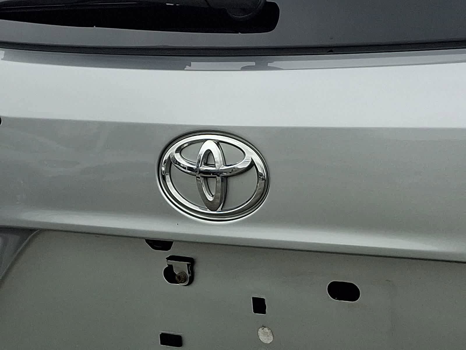 Used 2023 Toyota Highlander LE image 32
