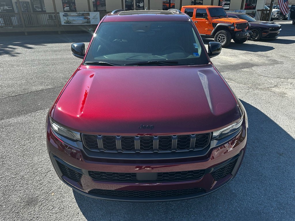 New 2026 Jeep Grand Cherokee Limited w/ Limited Altitude Package AWD/4WD image 10