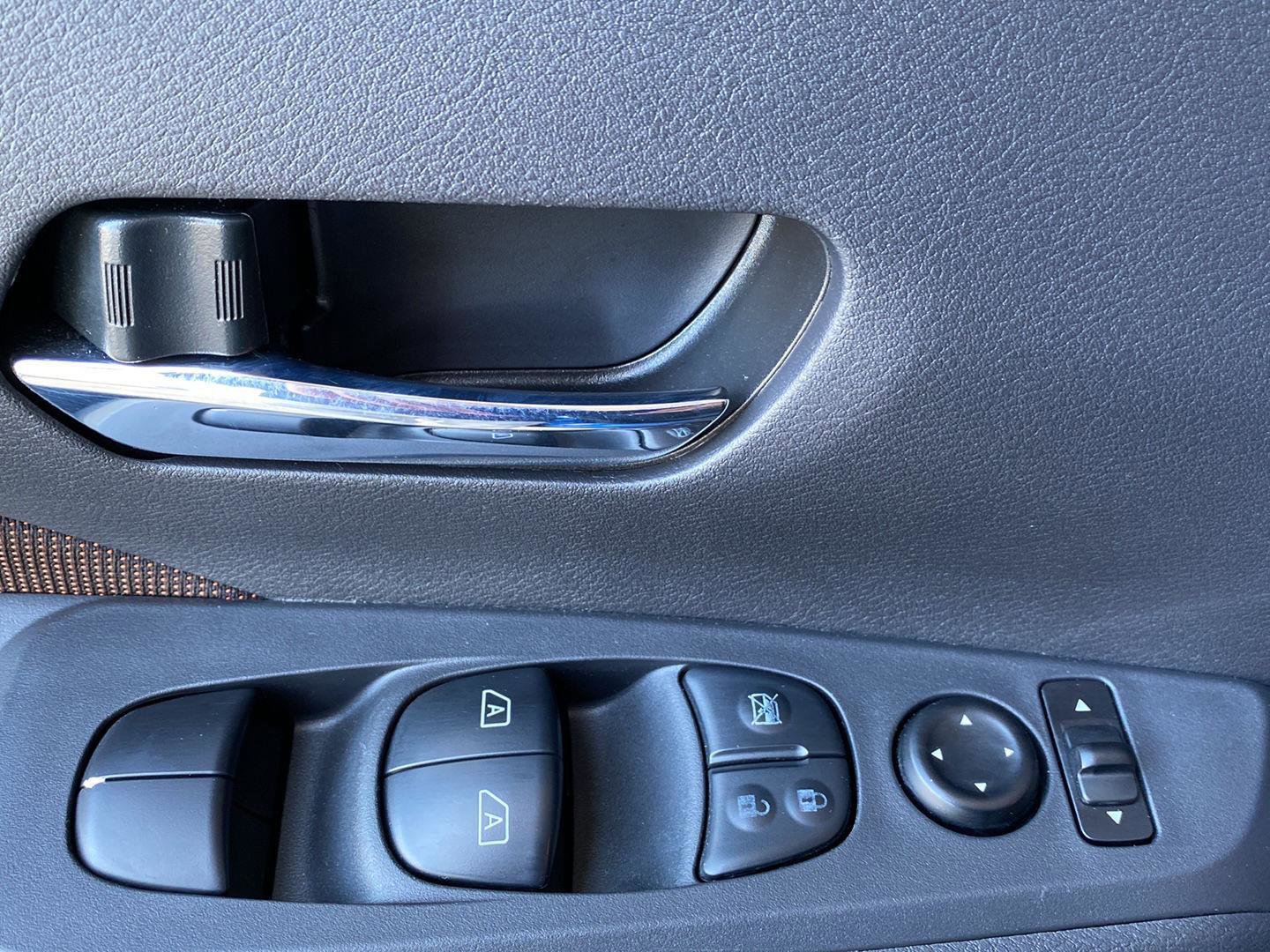 Certified 2021 Nissan Kicks SR image 20