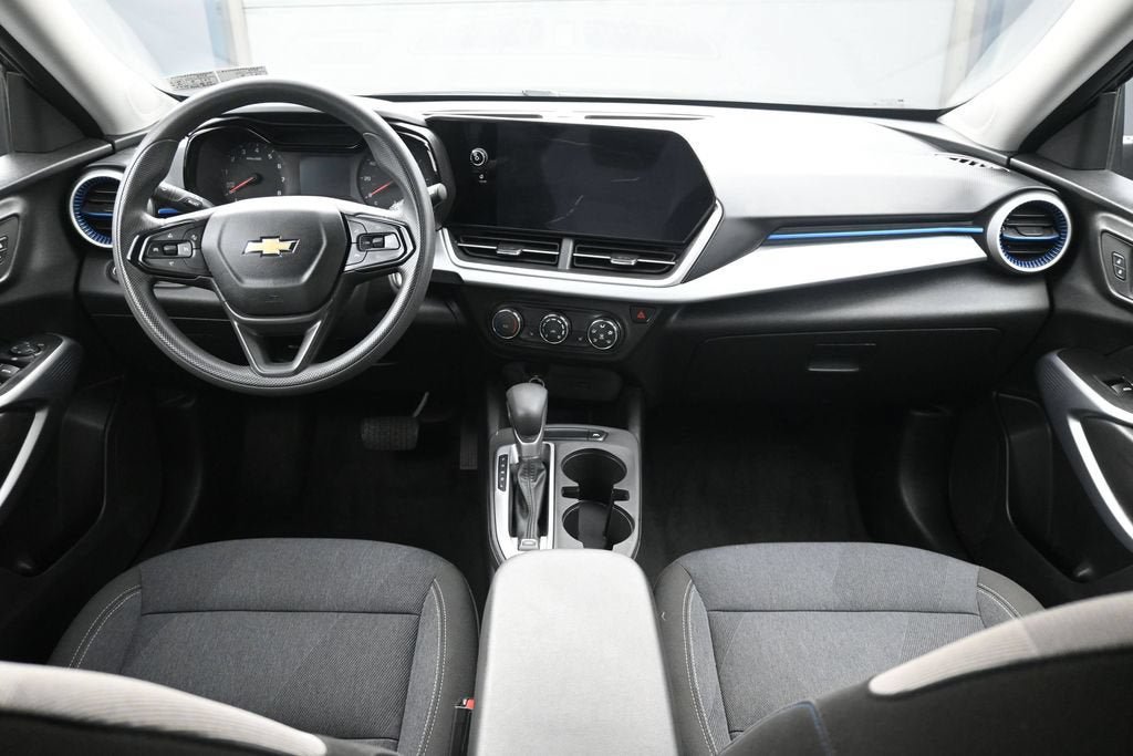 Certified 2025 Chevrolet Trax LS w/ LS Convenience Package FWD image 19