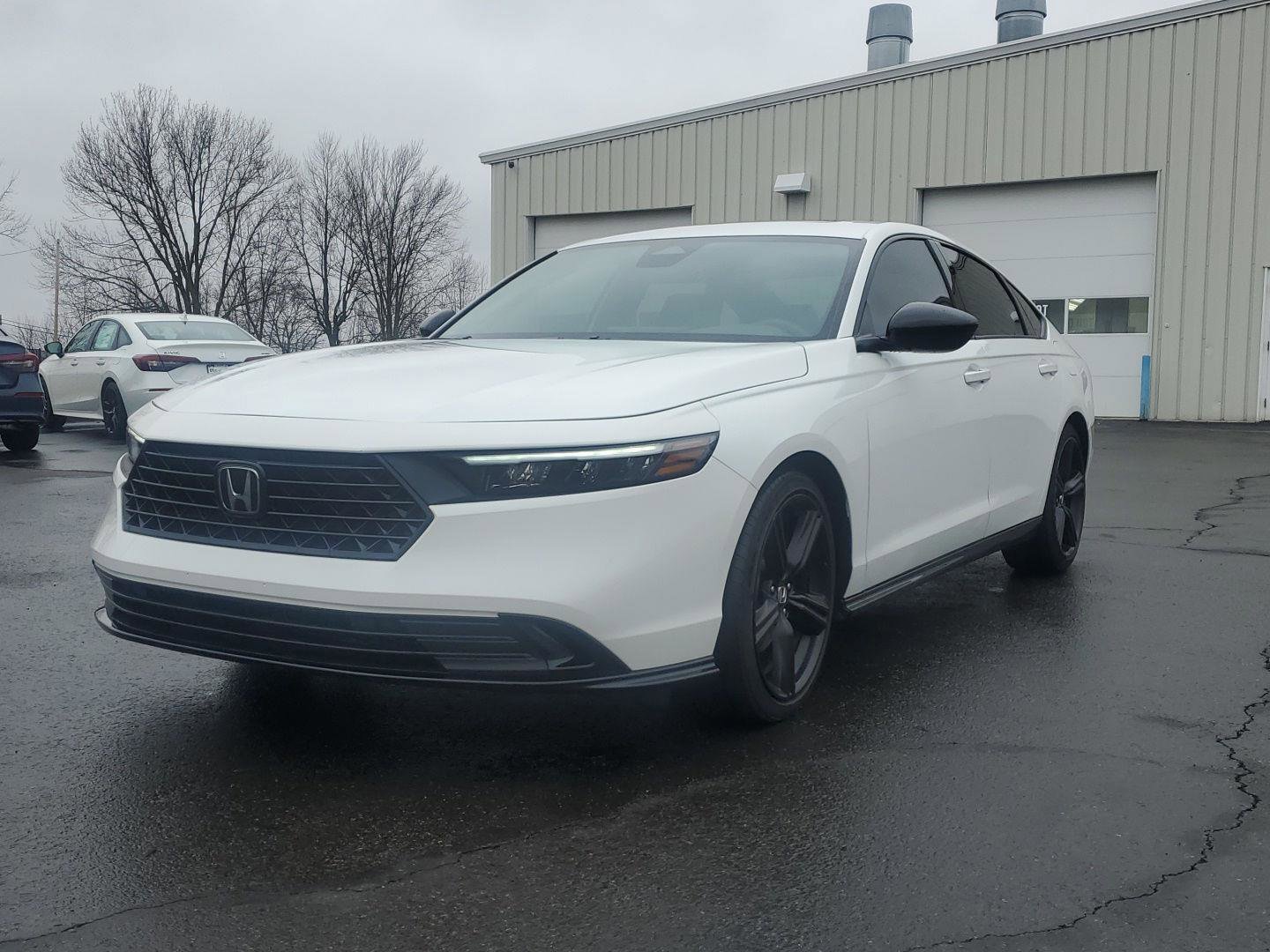 Used 2024 Honda Accord Sport image 3