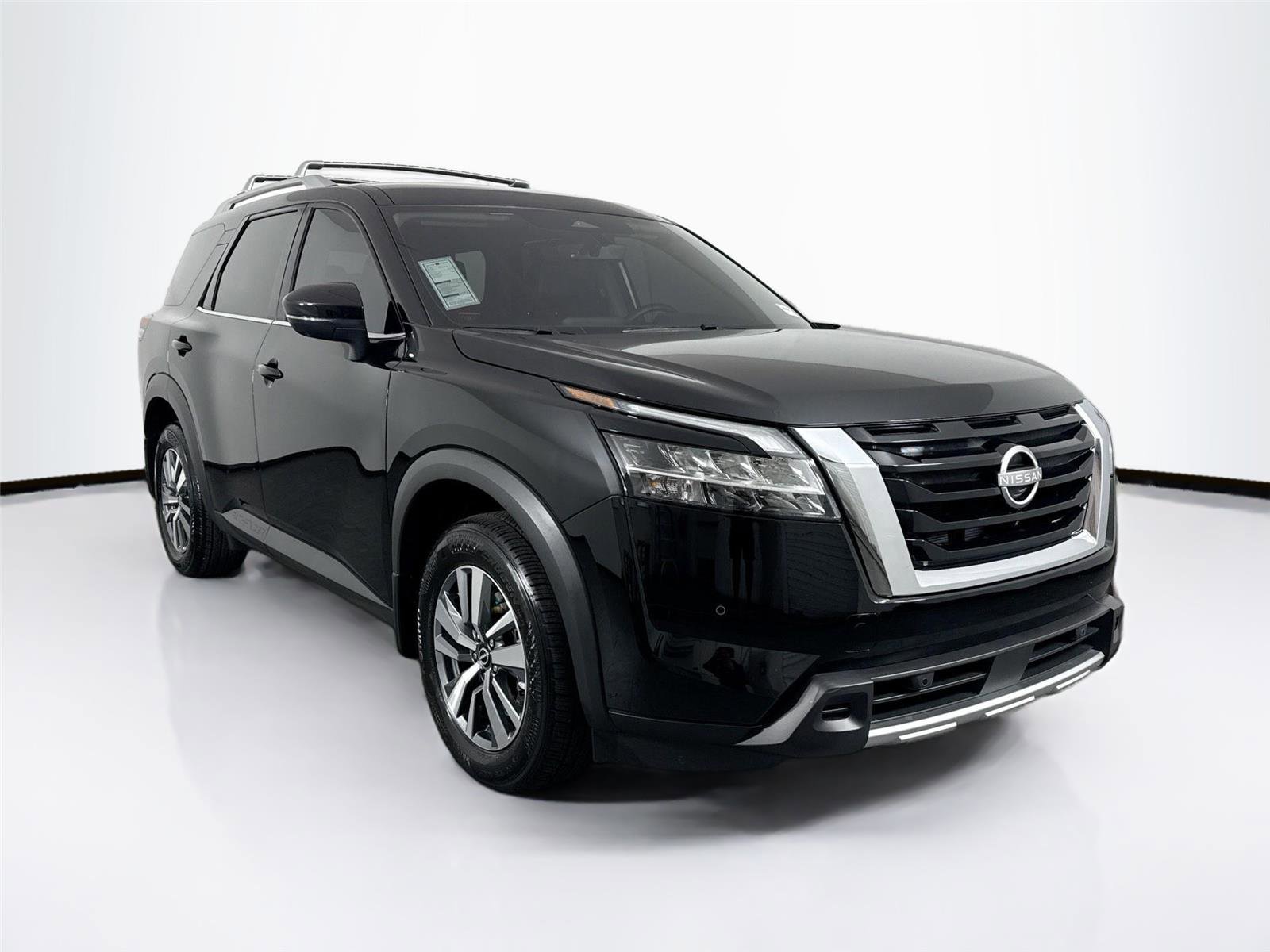 Used 2024 Nissan Pathfinder SL image 4