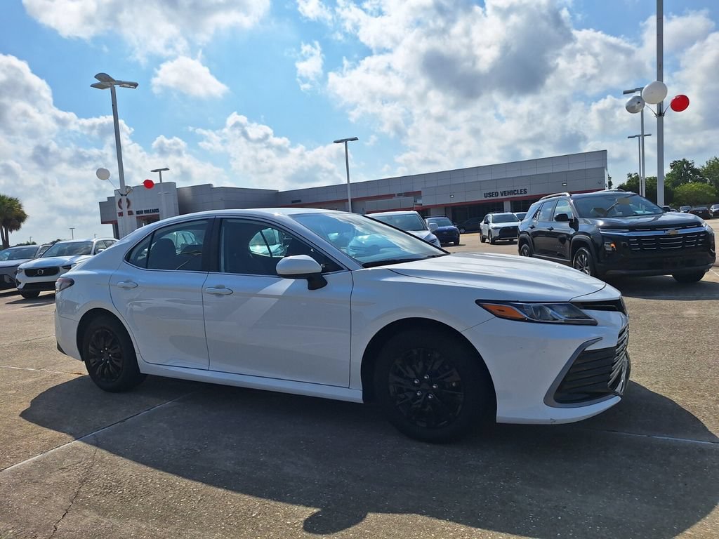 Used 2024 Toyota Camry LE FWD image 3