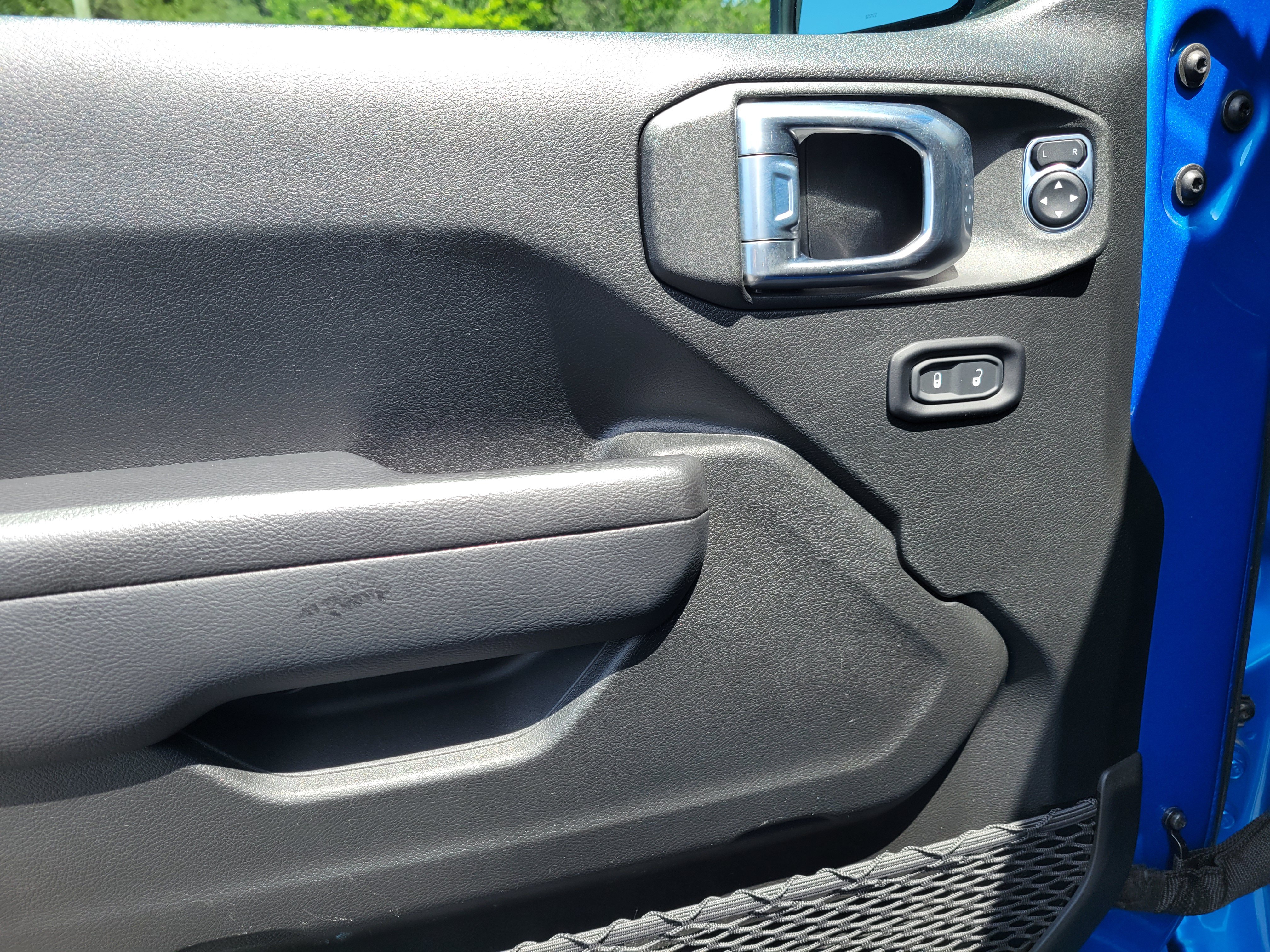 Used 2022 Jeep Wrangler Sport AWD/4WD image 22