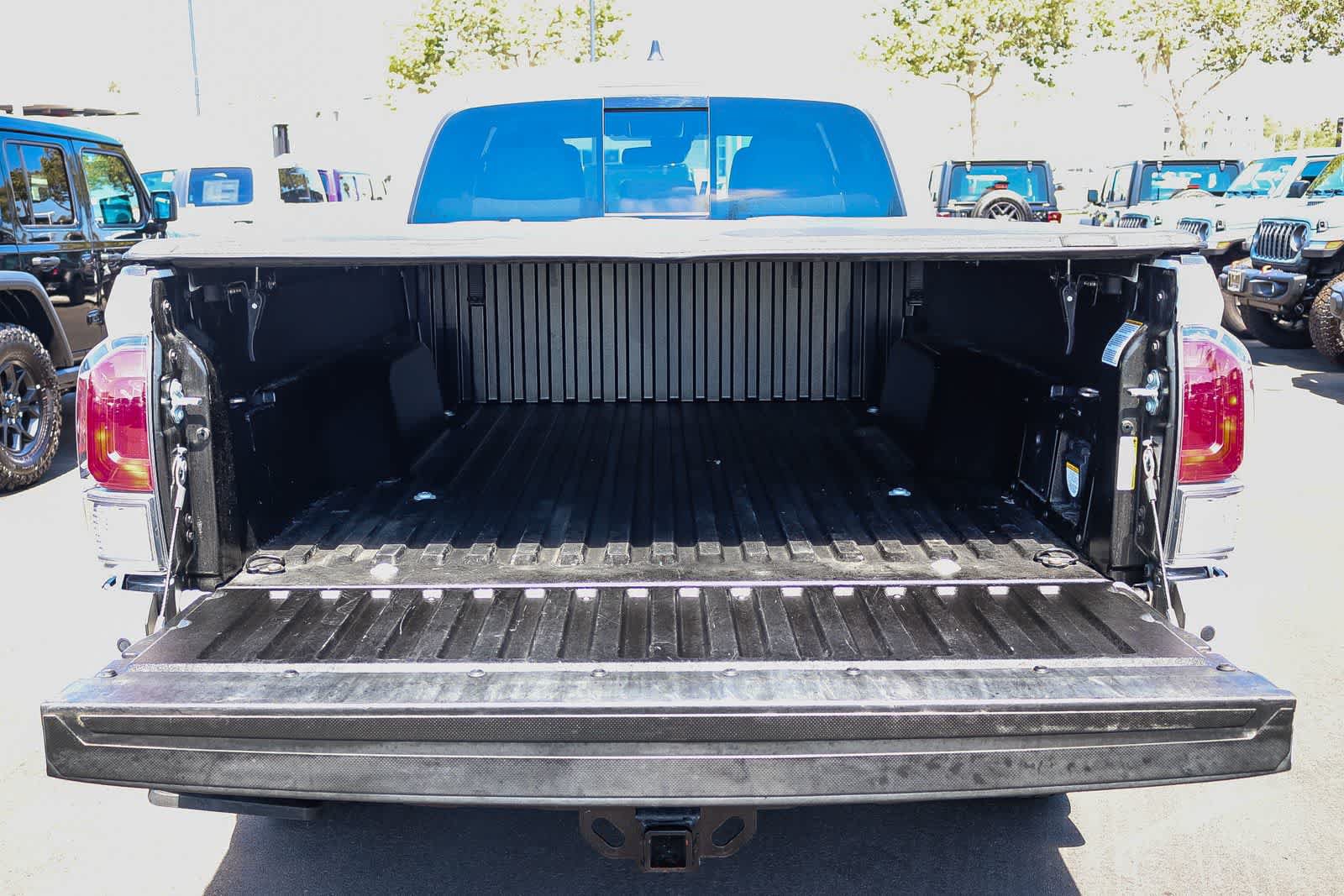 Used 2022 Toyota Tacoma TRD Sport w/ Technology Package RWD image 27