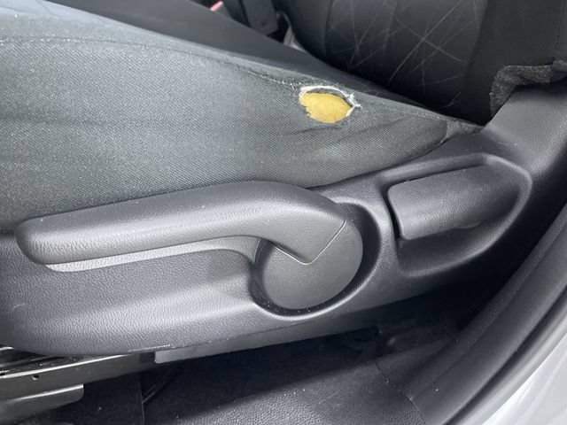 Used 2013 MAZDA MAZDA2 Sport FWD image 32