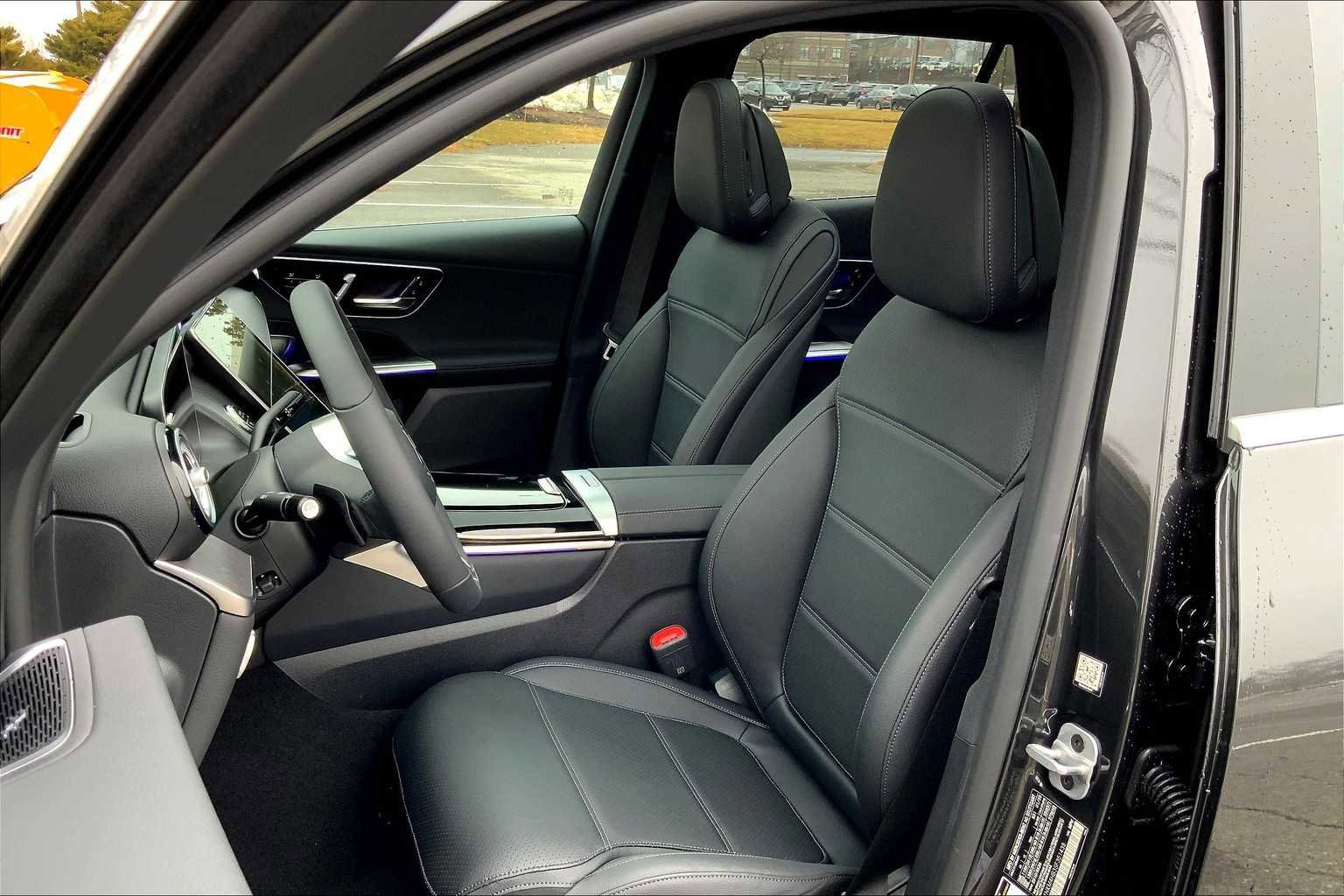 Certified 2025 Mercedes-Benz GLC 300 GLC 300 image 12