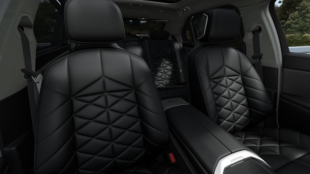 New 2027 BMW 740i RWD image 11
