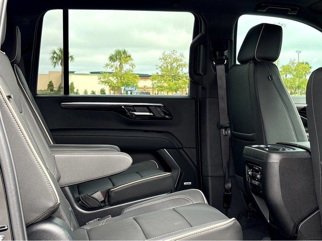 New 2025 Chevrolet Suburban Premier RWD image 11