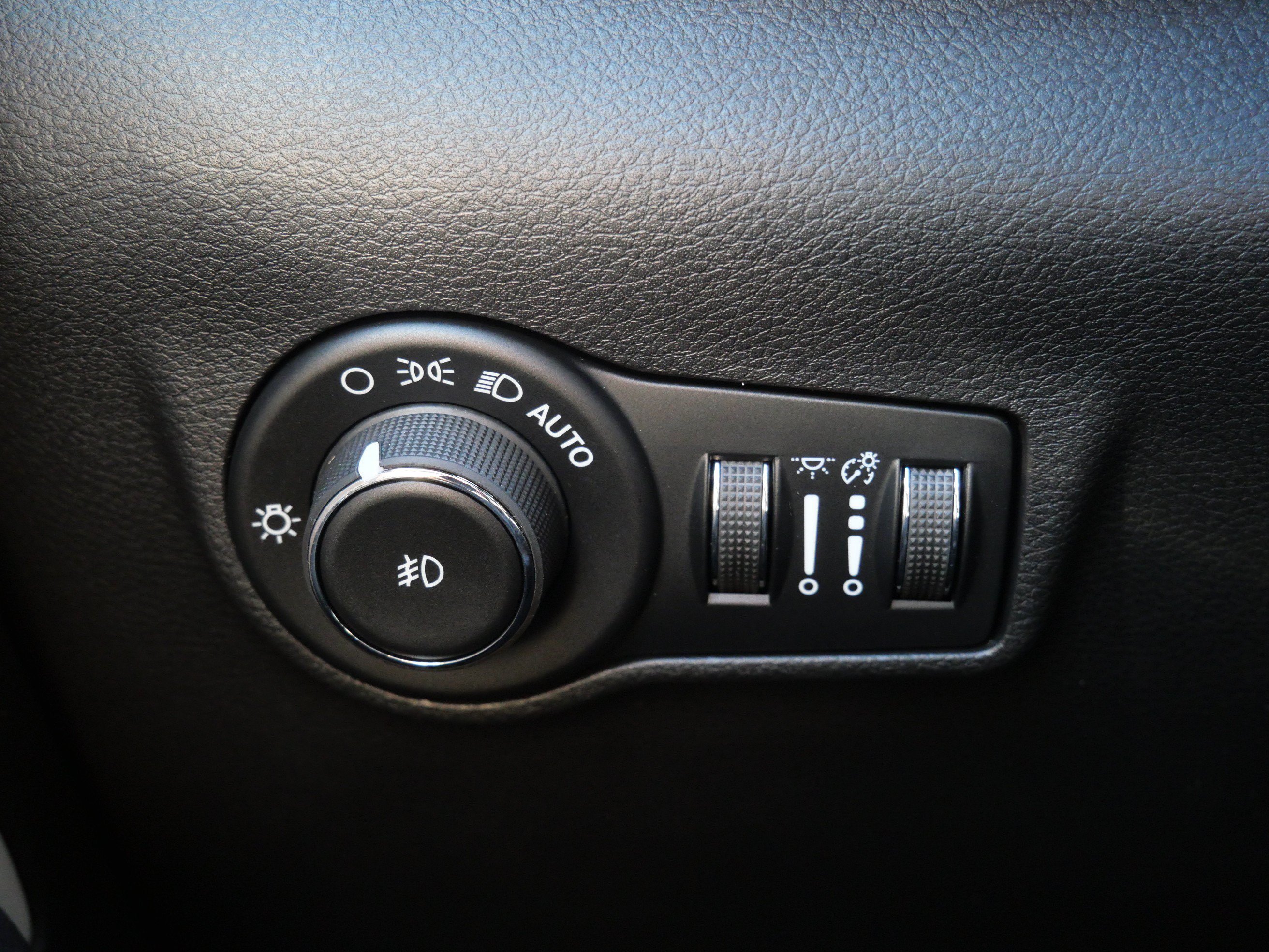 New 2026 Jeep Compass Limited w/ Sun, Sound & Navigation Group AWD/4WD image 18