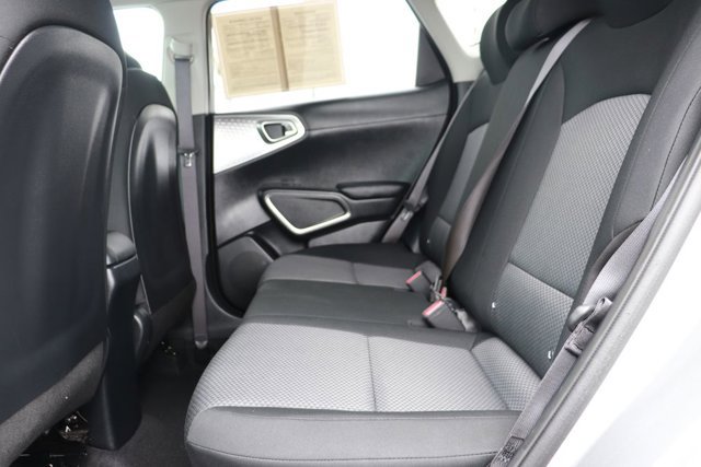 Used 2025 Kia Soul LX w/ LX Technology Package FWD image 13