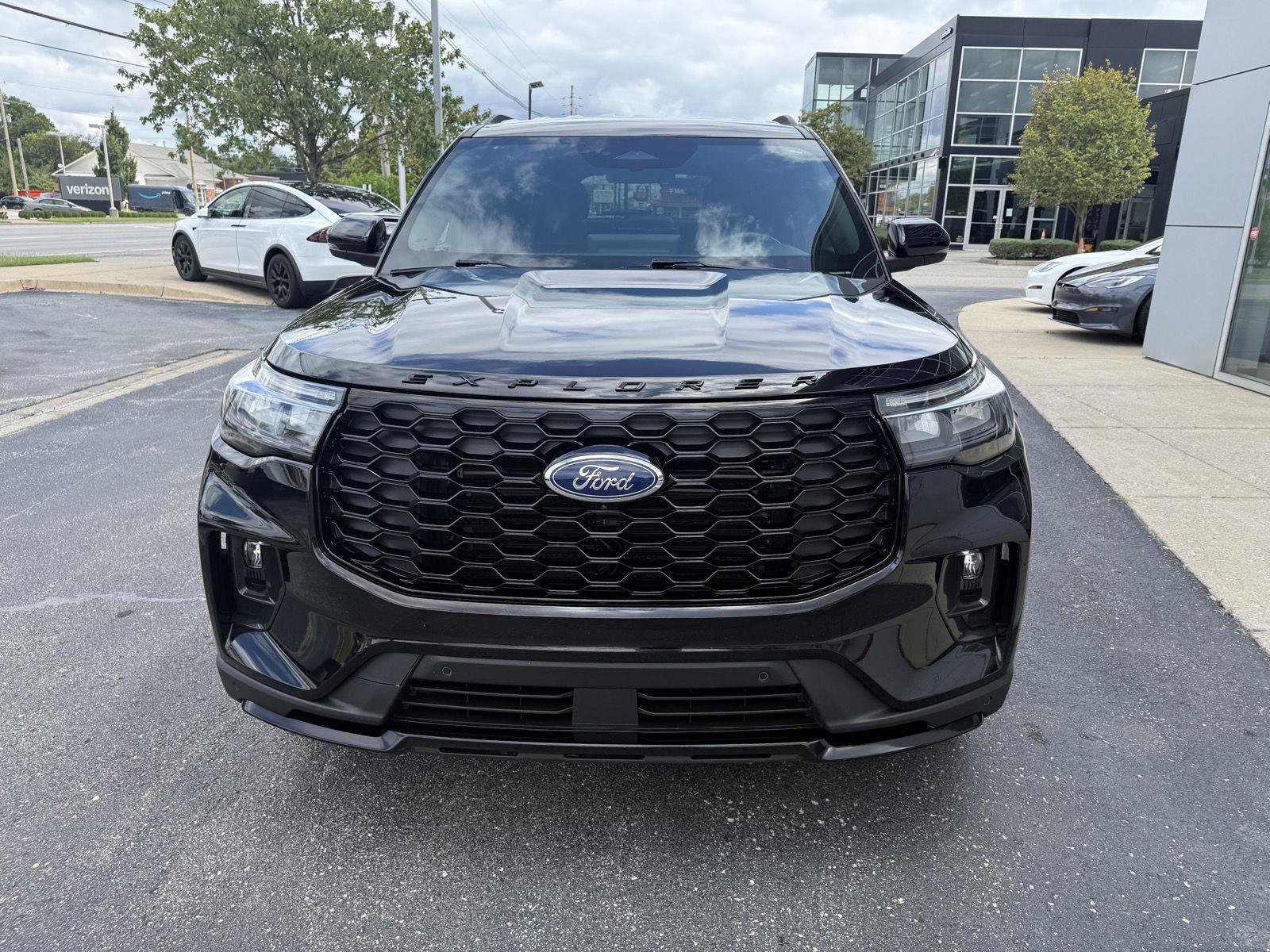 Used 2025 Ford Explorer ST-Line AWD/4WD image 7