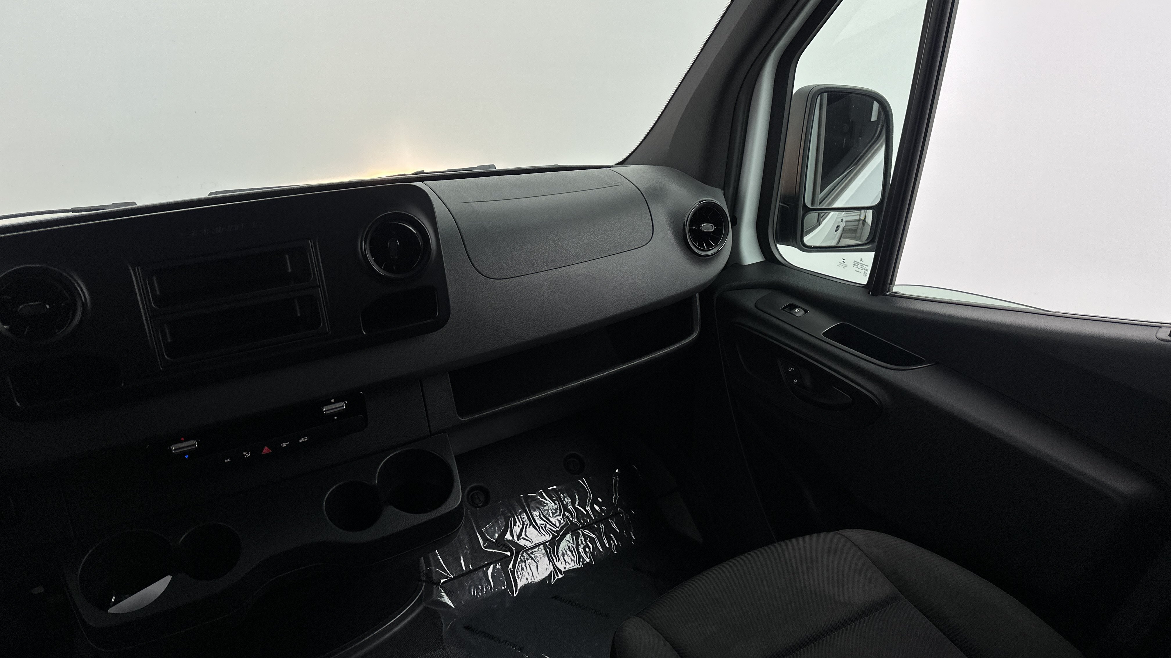 Used 2019 Mercedes-Benz Sprinter 144 Cargo image 22