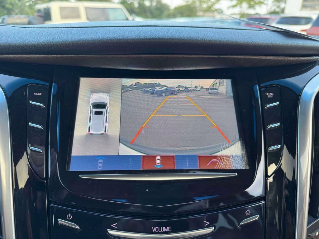 Used 2018 Cadillac Escalade Premium Luxury AWD/4WD image 31