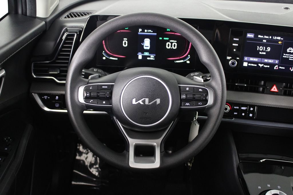 Used 2023 Kia Sportage LX image 7