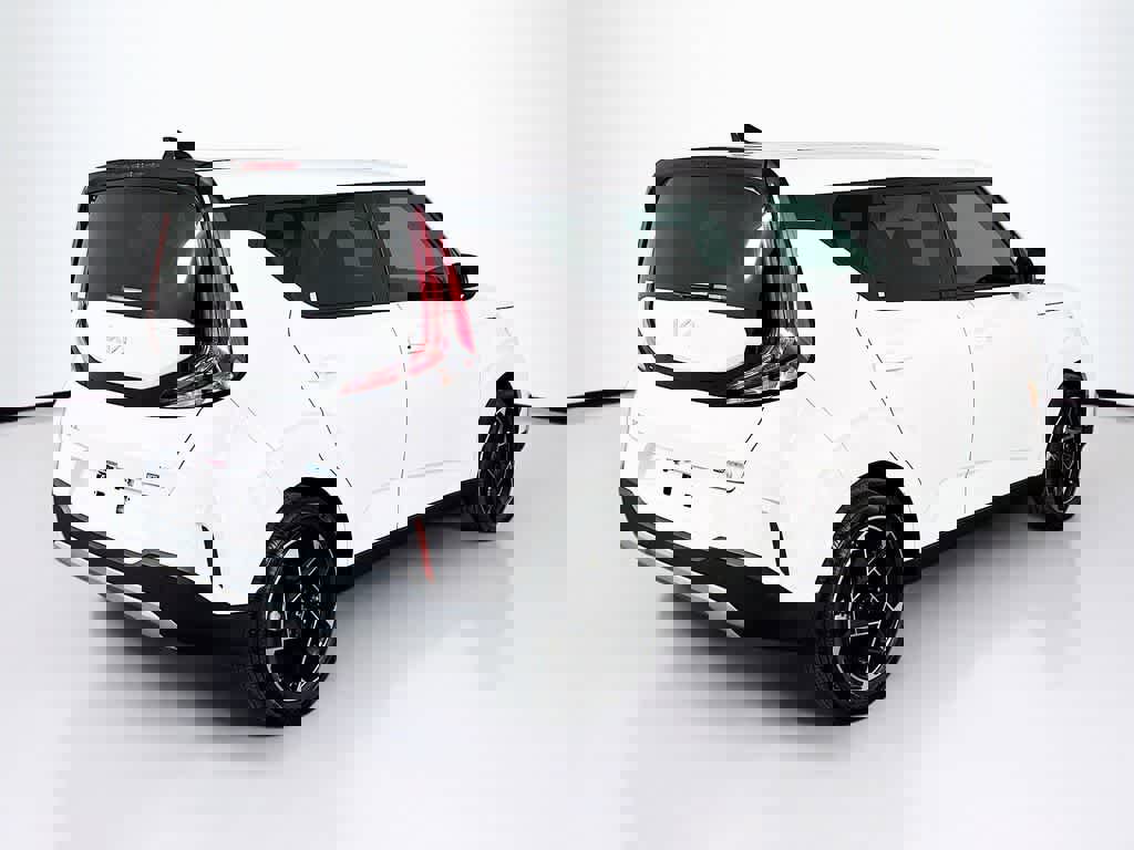 Used 2025 Kia Soul EX image 24