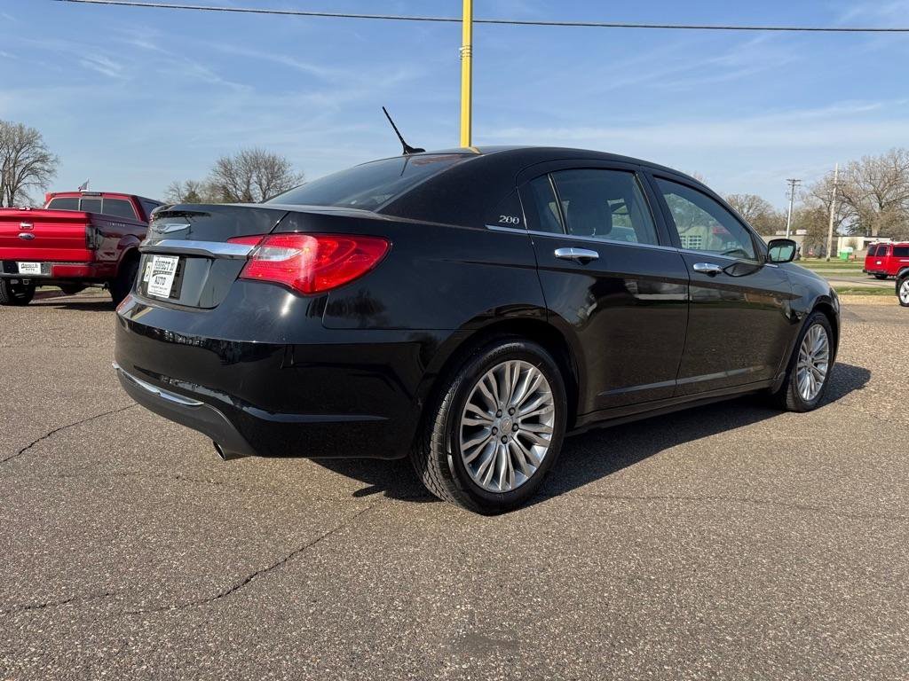 Used 2013 Chrysler 200 Limited w/ Sun/Sound Group FWD image 4