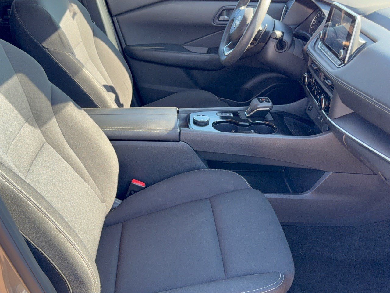Used 2024 Nissan Rogue S AWD/4WD image 30
