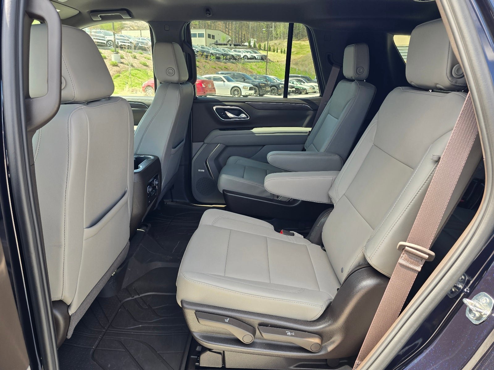 Used 2023 Chevrolet Tahoe Z71 w/ Luxury Package image 12