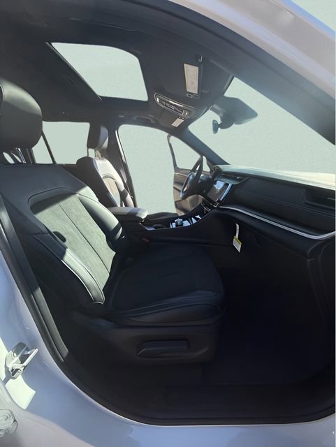 New 2026 Jeep Grand Cherokee Altitude image 25