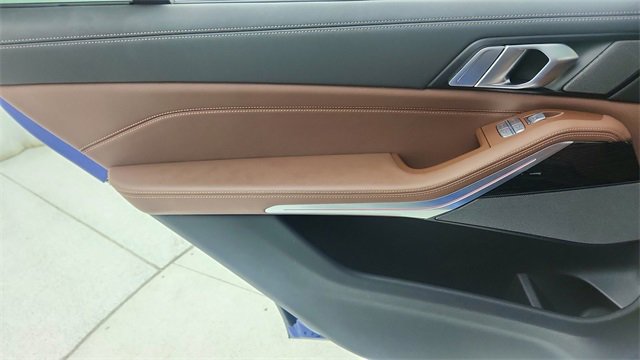 Used 2025 BMW X7 M60i image 36