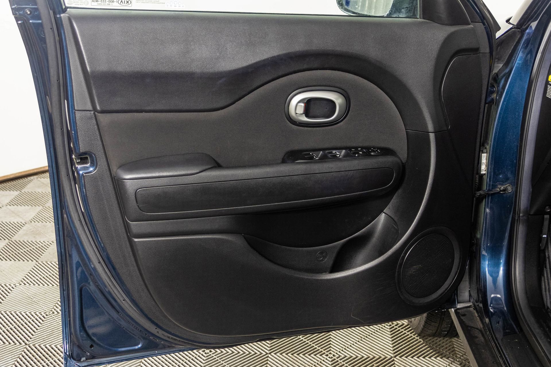 Used 2018 Kia Soul + FWD image 34