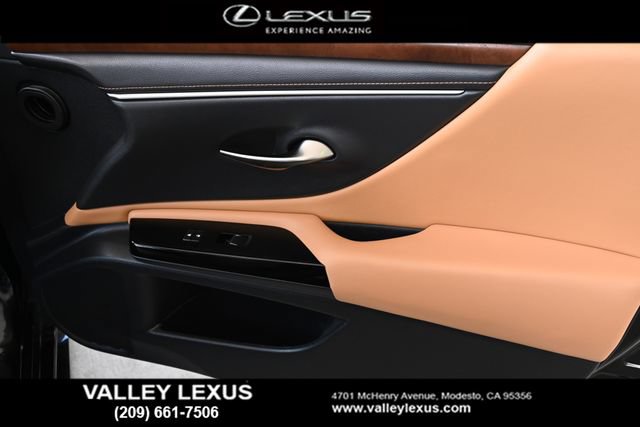 Used 2025 Lexus ES 300h w/ Premium Package FWD image 20