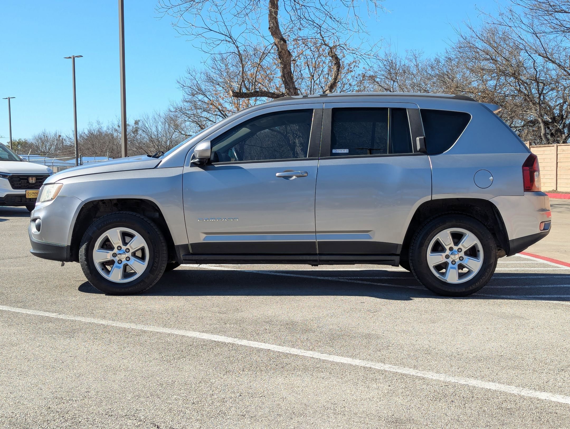 Used 2016 Jeep Compass Latitude image 7