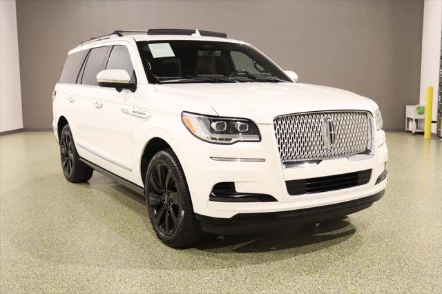 Used 2022 Lincoln Navigator Reserve image 1