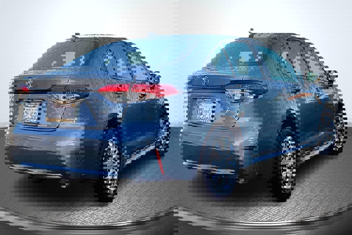 Used 2020 Toyota Corolla LE FWD image 13