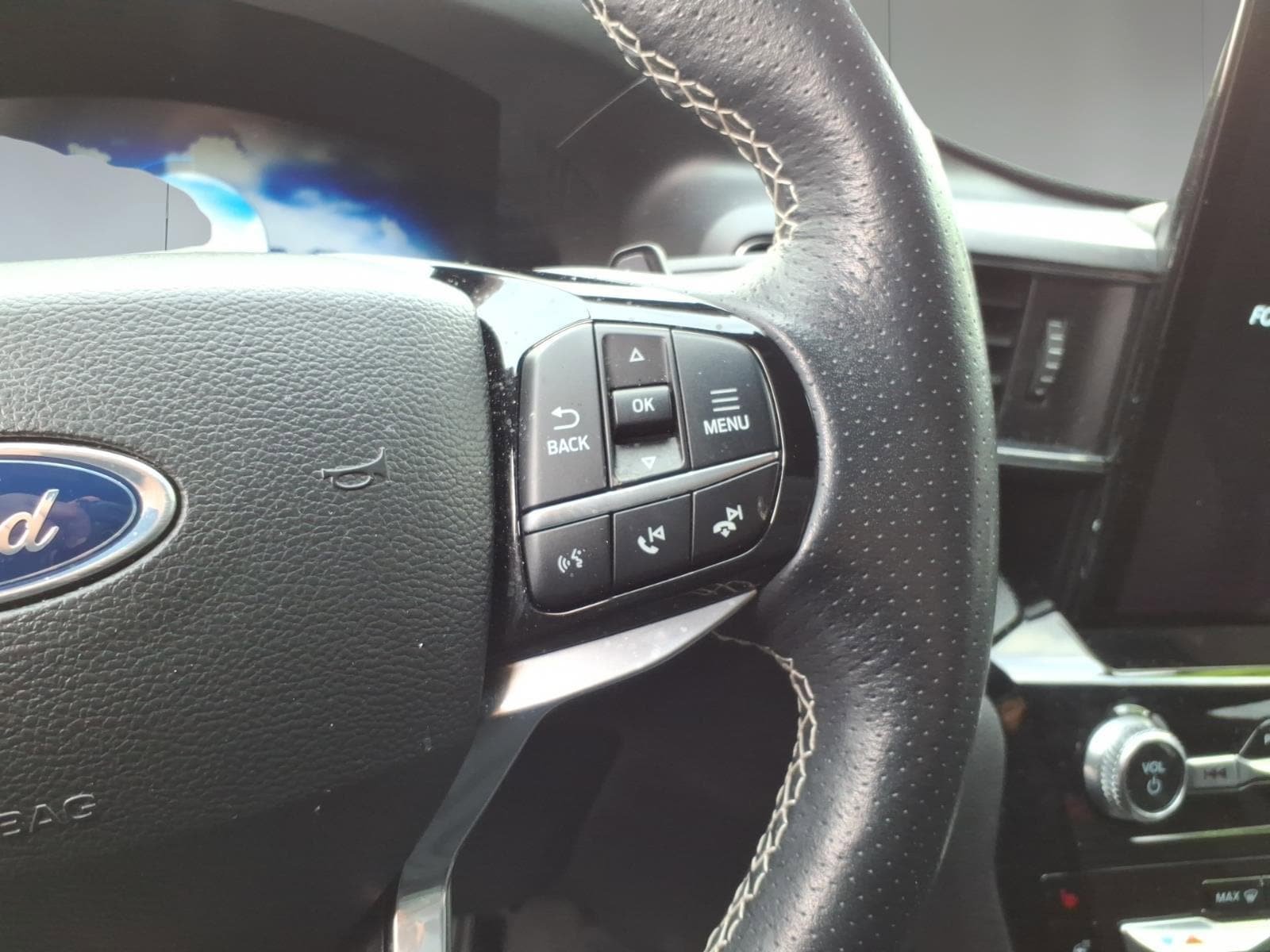 Used 2023 Ford Explorer ST w/ Equipment Group 401A image 17