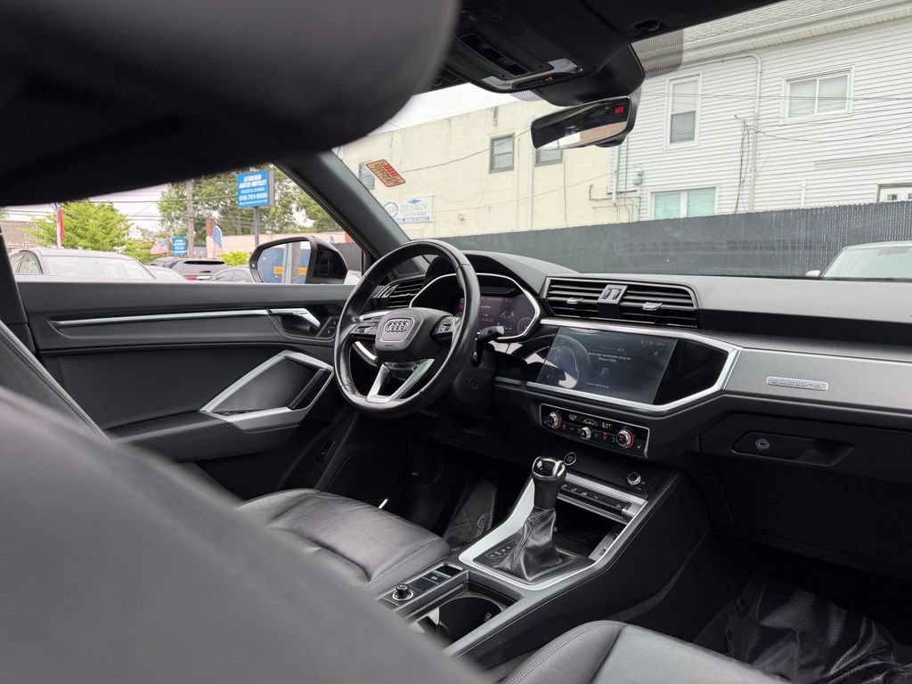 Used 2021 Audi Q3 2.0T Premium Plus w/ Premium Plus Package AWD/4WD image 9