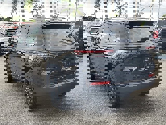 New 2025 Jeep Grand Cherokee L Altitude image 3